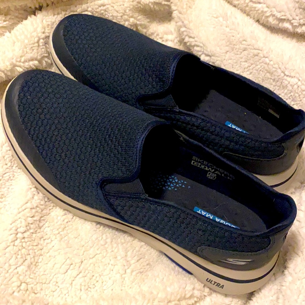 Sketchers GO walks